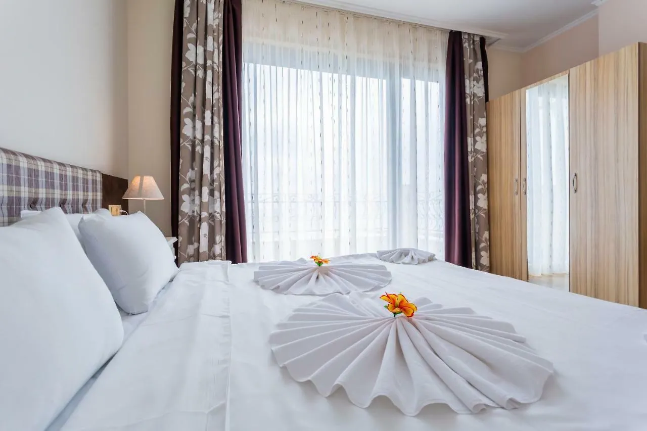 Gardenia Beach Palace Aparthotel Pomorie 3*,